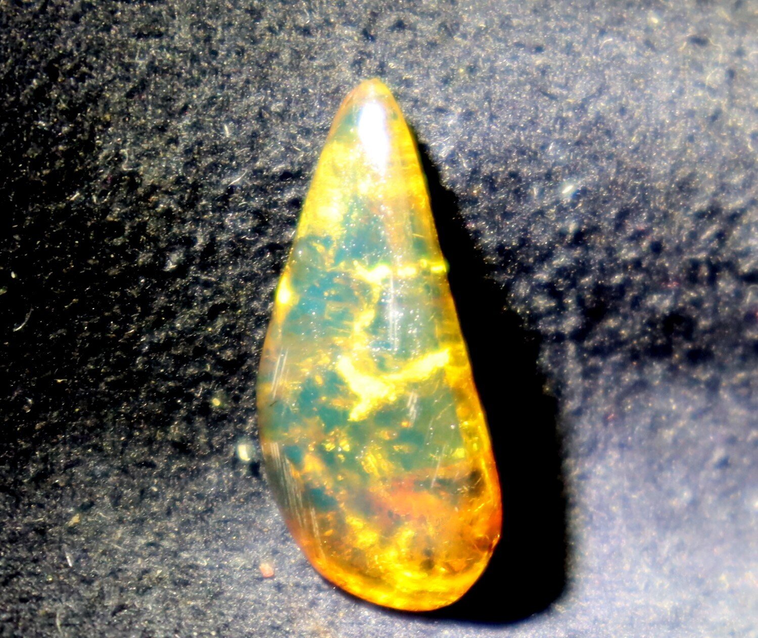 Lovely Natural Dominican Clear Green Blue Amber Polished Stone 22mm – photo 3