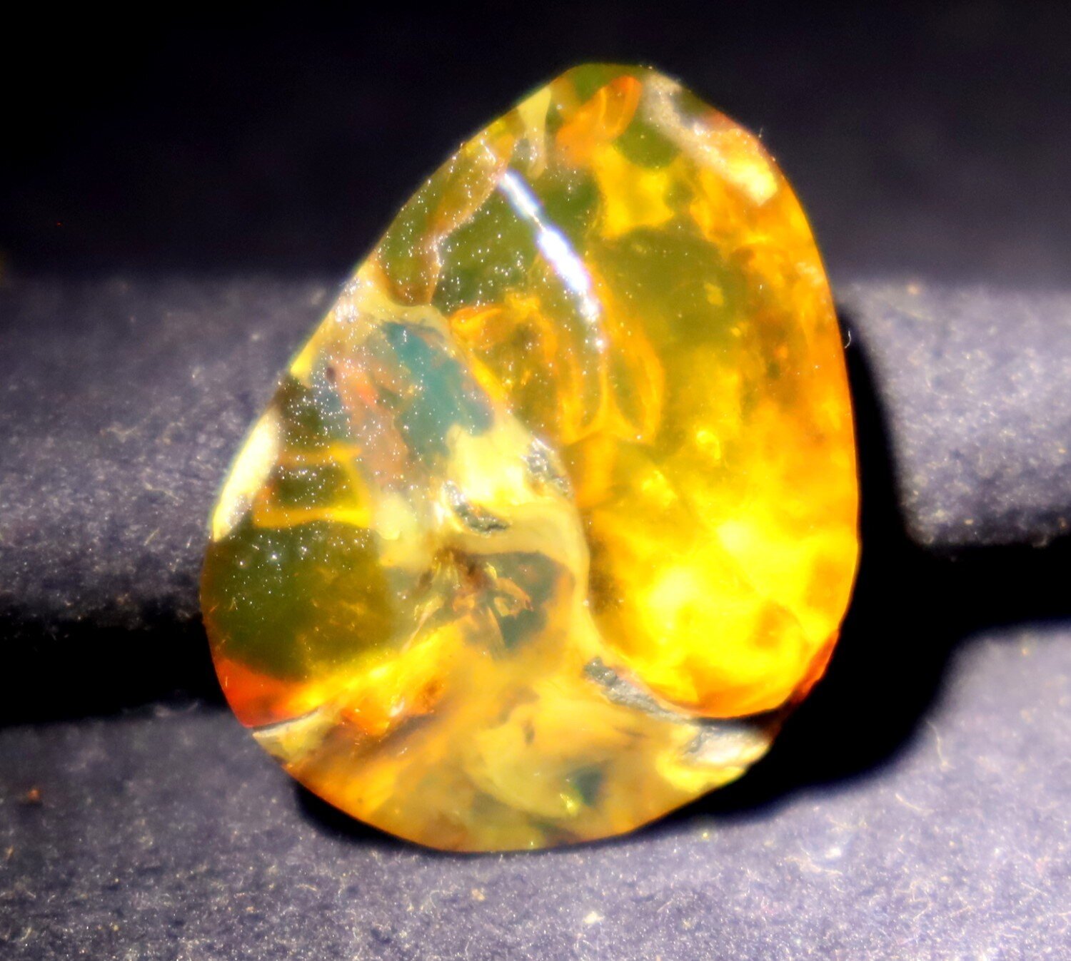 Charming Design Natural Dominican Translucent Light Blue Amber Polished Stone 23 – photo 2