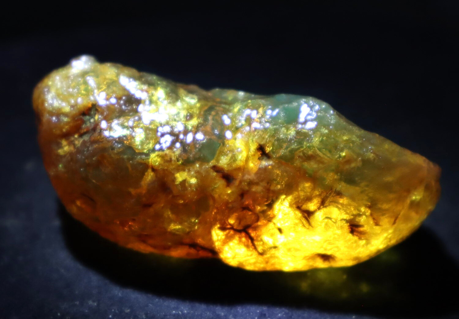 Impressive Natural Dominican Crystal Clear Yellow Green Amber Rough Specimen 54mm – photo 4