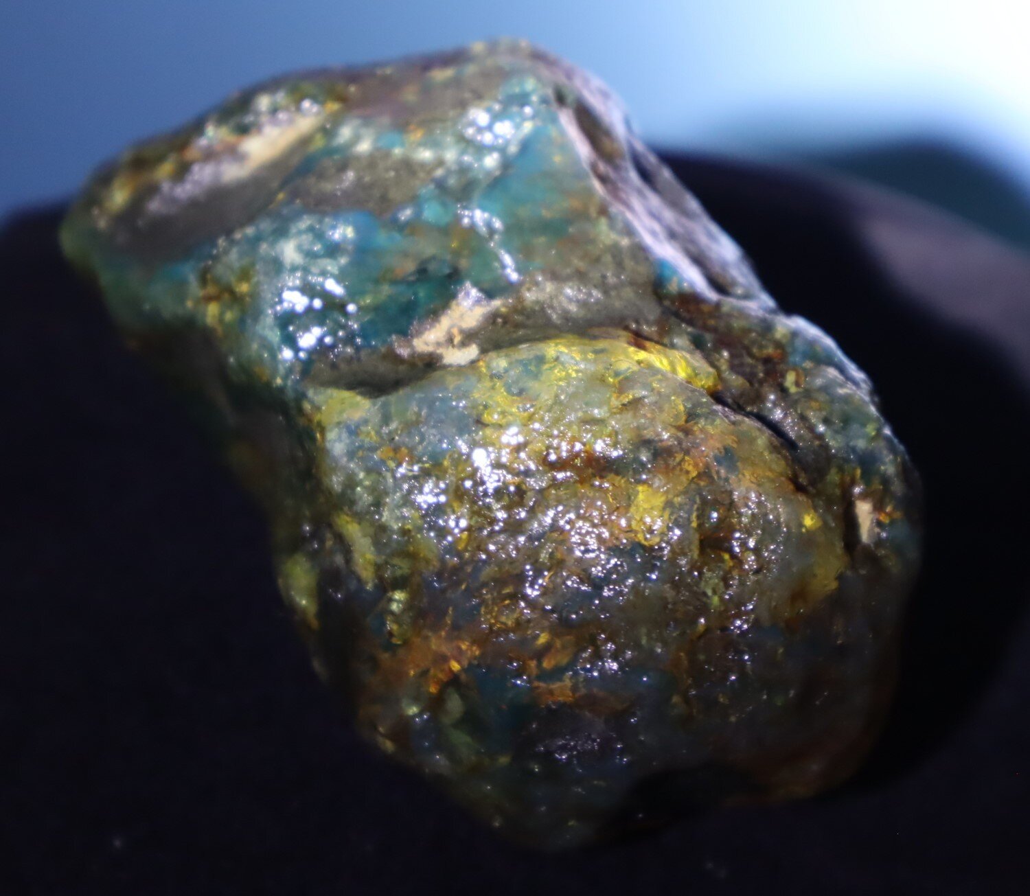 Beautiful Natural Dominican Translucent Green Blue Amber Rough Specimen 81mm 96g – photo 4