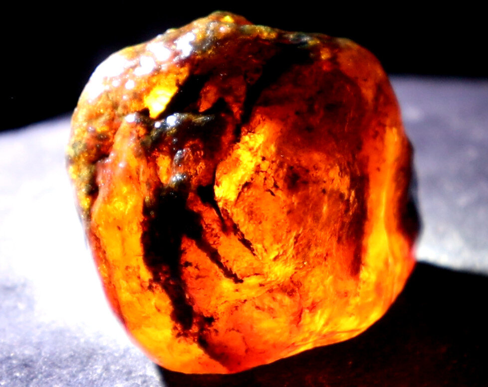Beautiful Natural Dominican Clear Green Blue Amber Rough Specimen 53mm 37g – photo 7