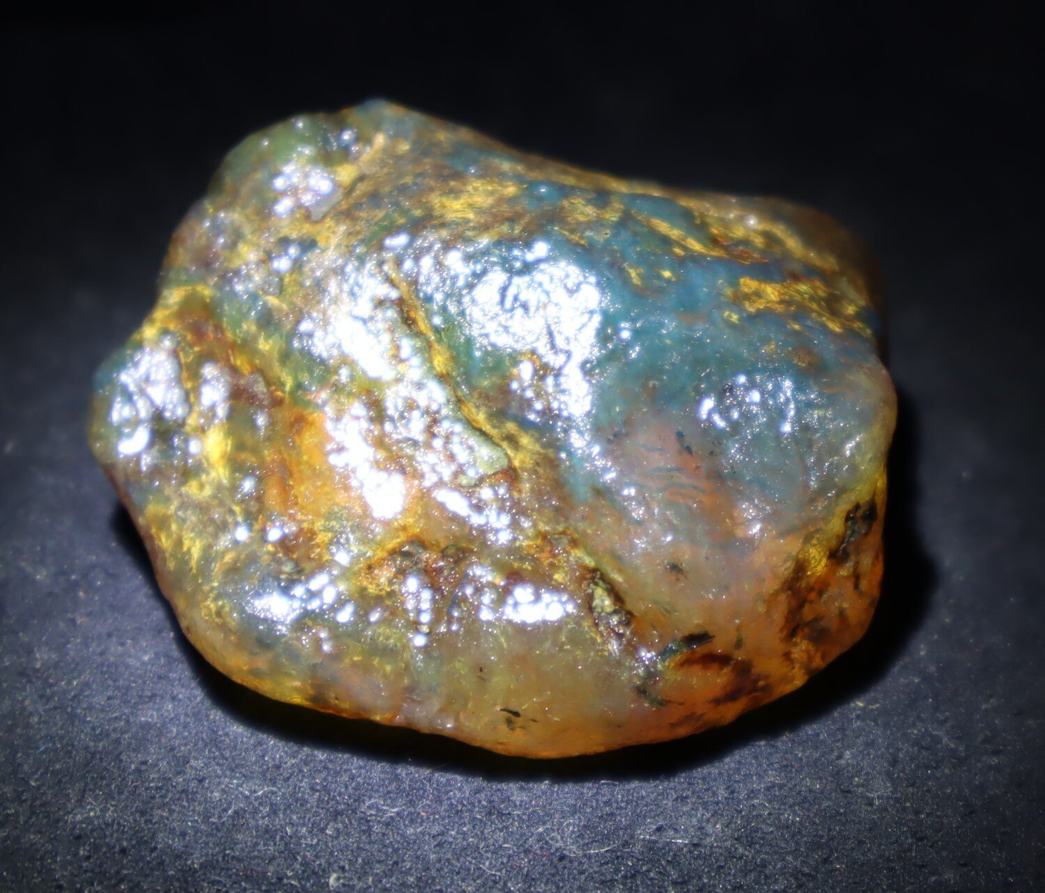 Impressive Dominican Crystal Clear Sky Blue Amber Rough Specimen 43mm 20.1g – photo 7