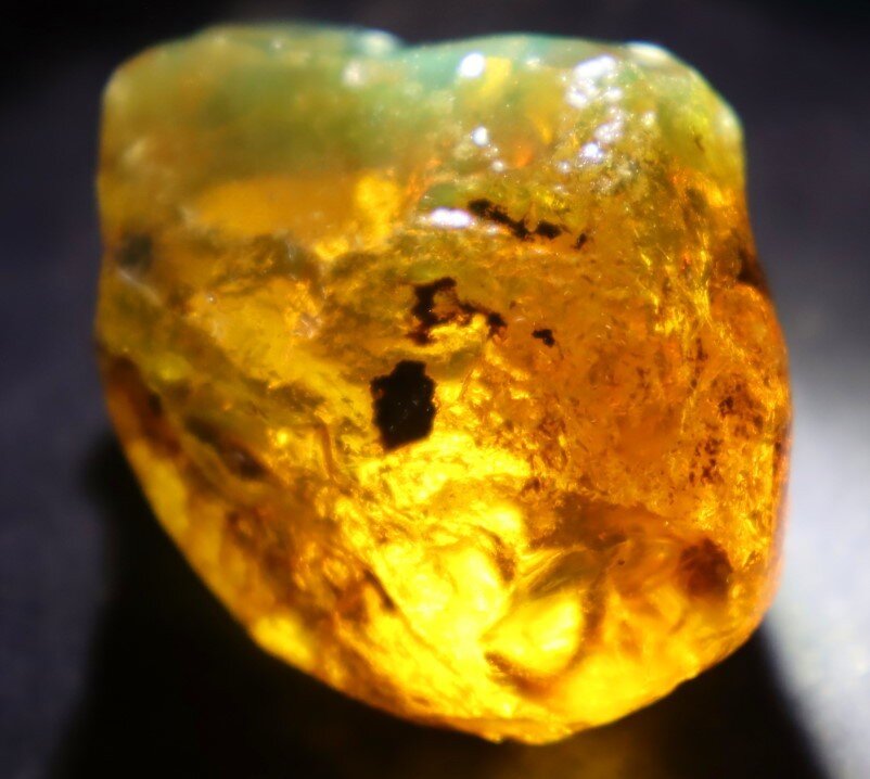 Natural Dominican Clear Yellow Light Blue Amber Rough Specimen 55mm 38g – photo 9