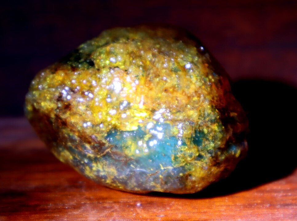 Beautiful Natural Dominican Translucent Sky Blue Amber Rough Specimen 51mm 28.5g – photo 10