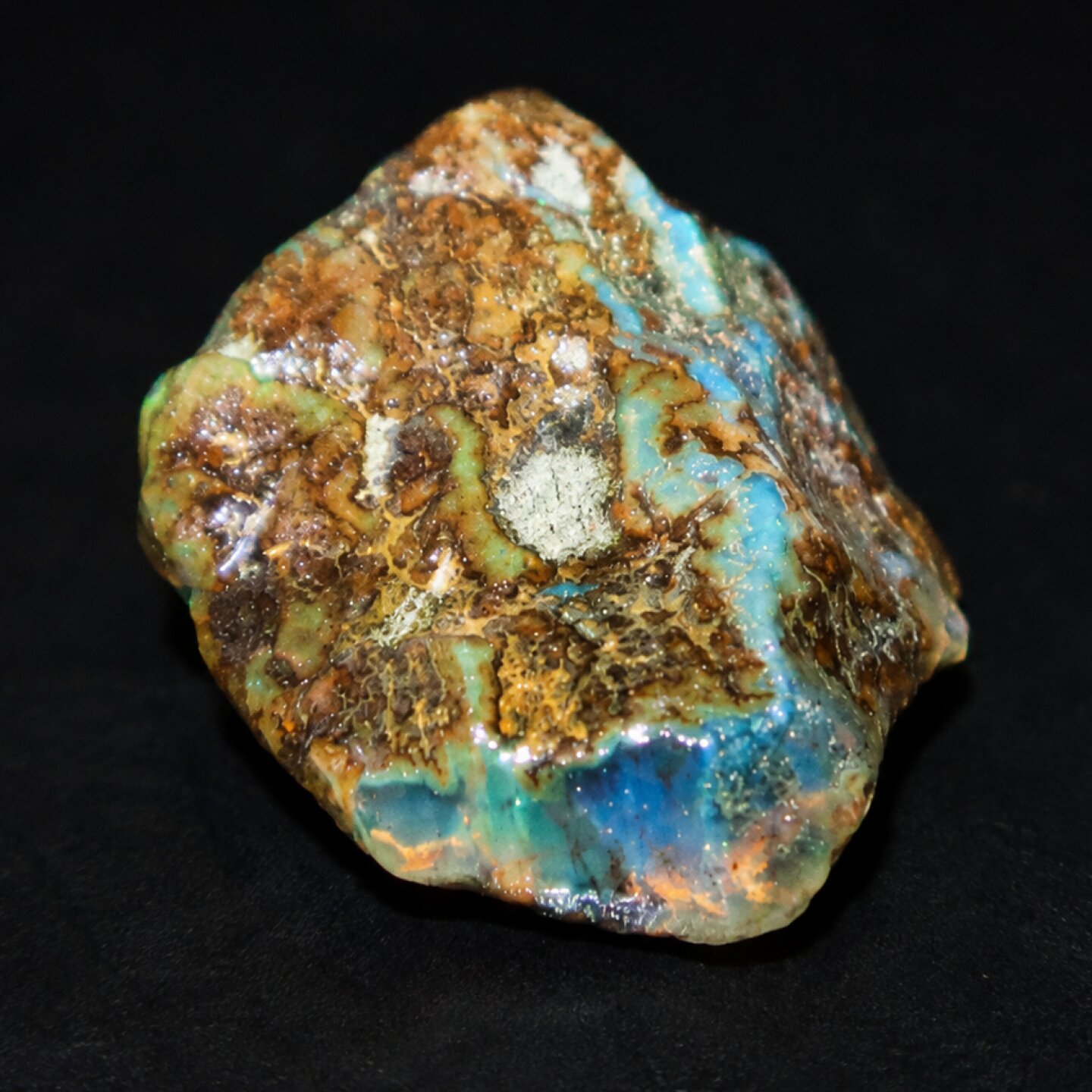 Clear sky blue Natural Dominican Amber rough Specimen 29 mm