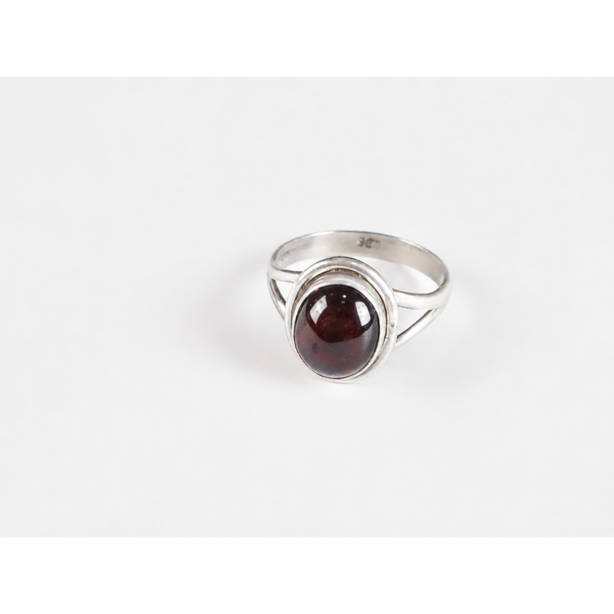 Clear Vine Red Garnet oval 925 Sterling Silver Ring Size 8.25 – photo 4