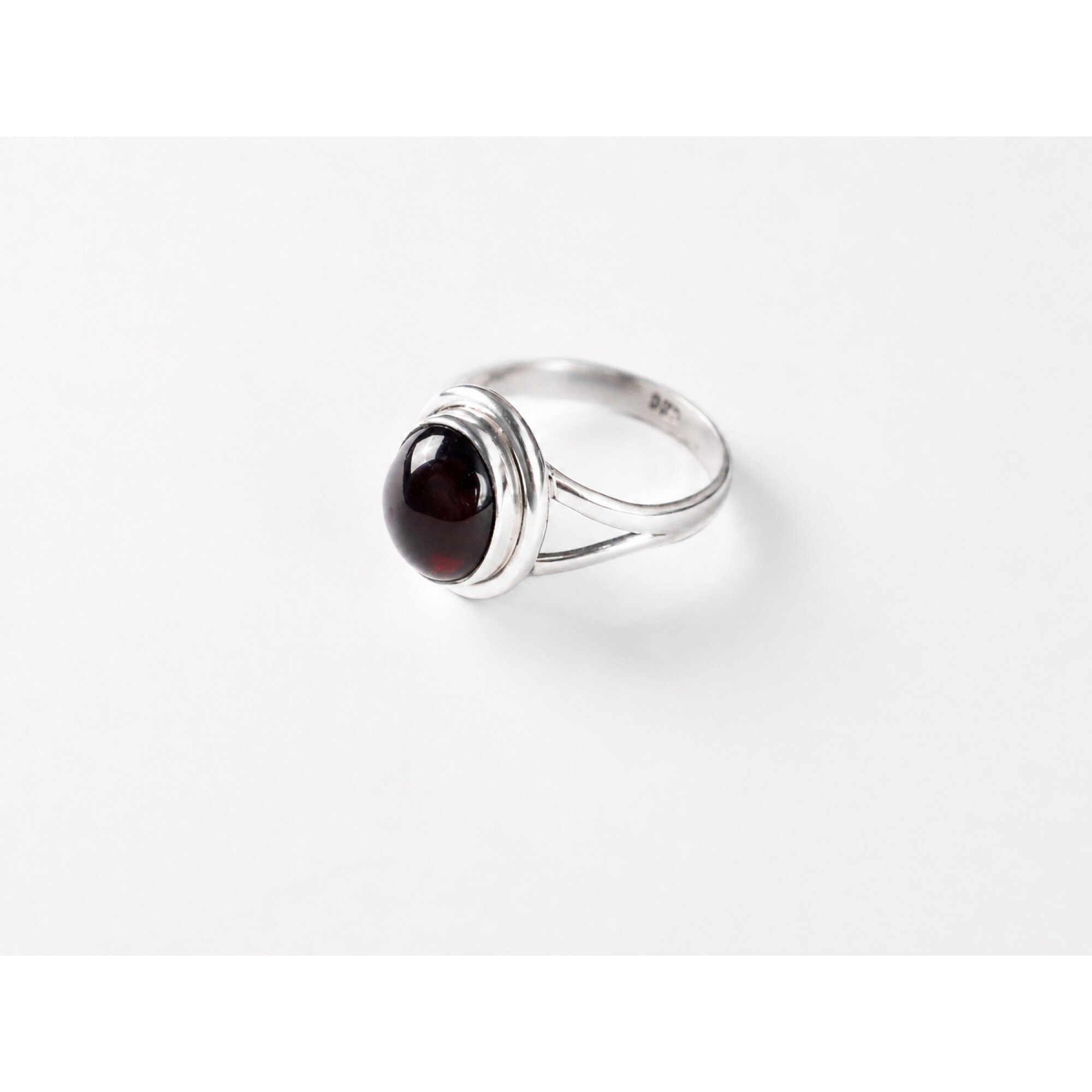 Clear Vine Red Garnet oval 925 Sterling Silver Ring Size 8.25 – photo 7