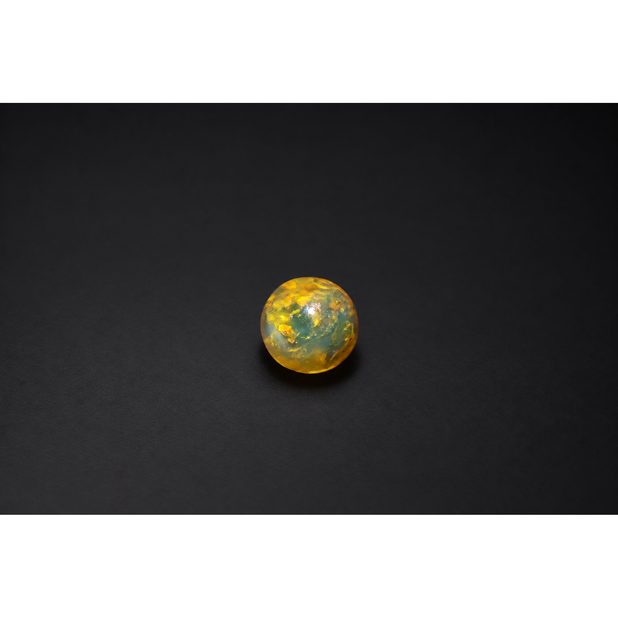 Untreated yellow blue Dominican amber sphere/ball 17.5mm – photo 3