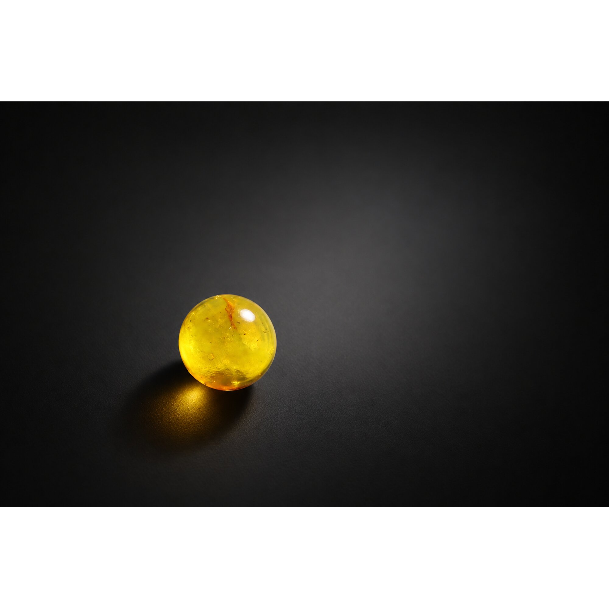 Earth mined yellow blue Dominican amber sphere/ball 17.6mm – photo 12