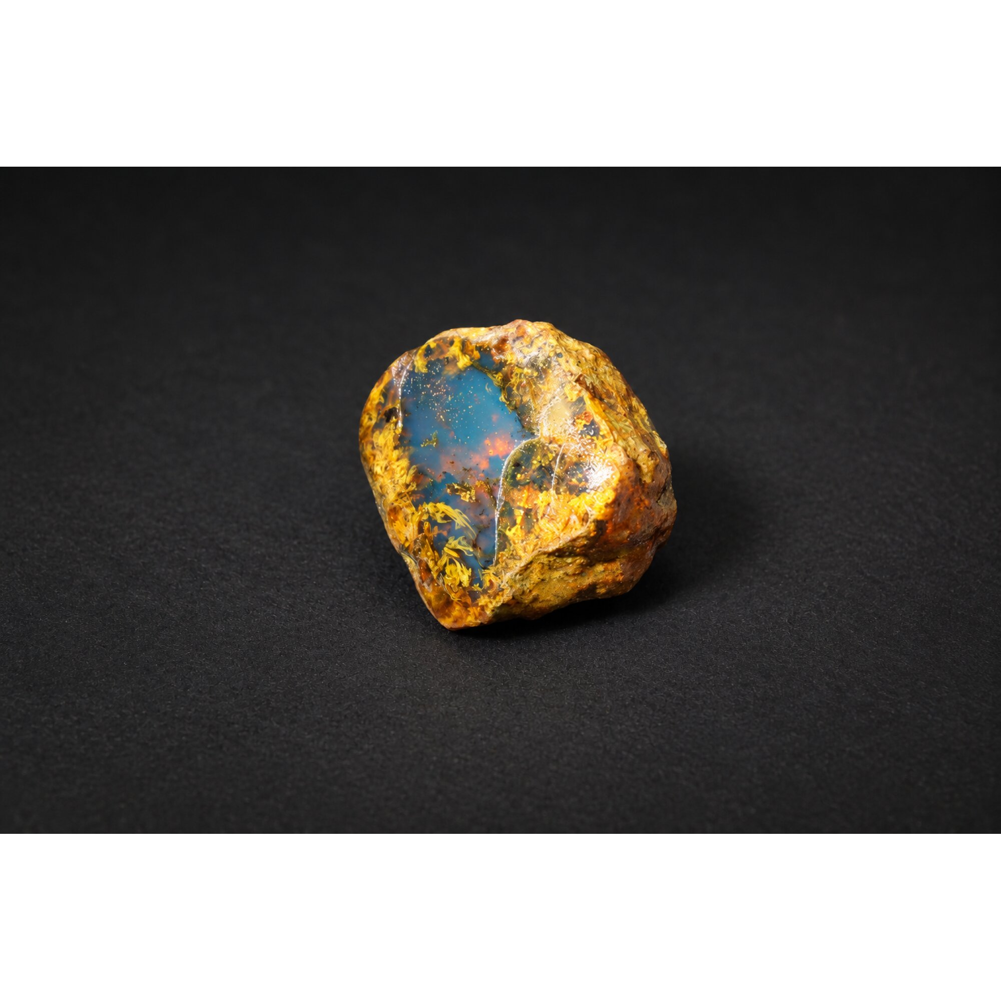 Real royal blue rough specimen Dominican amber 26mm – photo 7