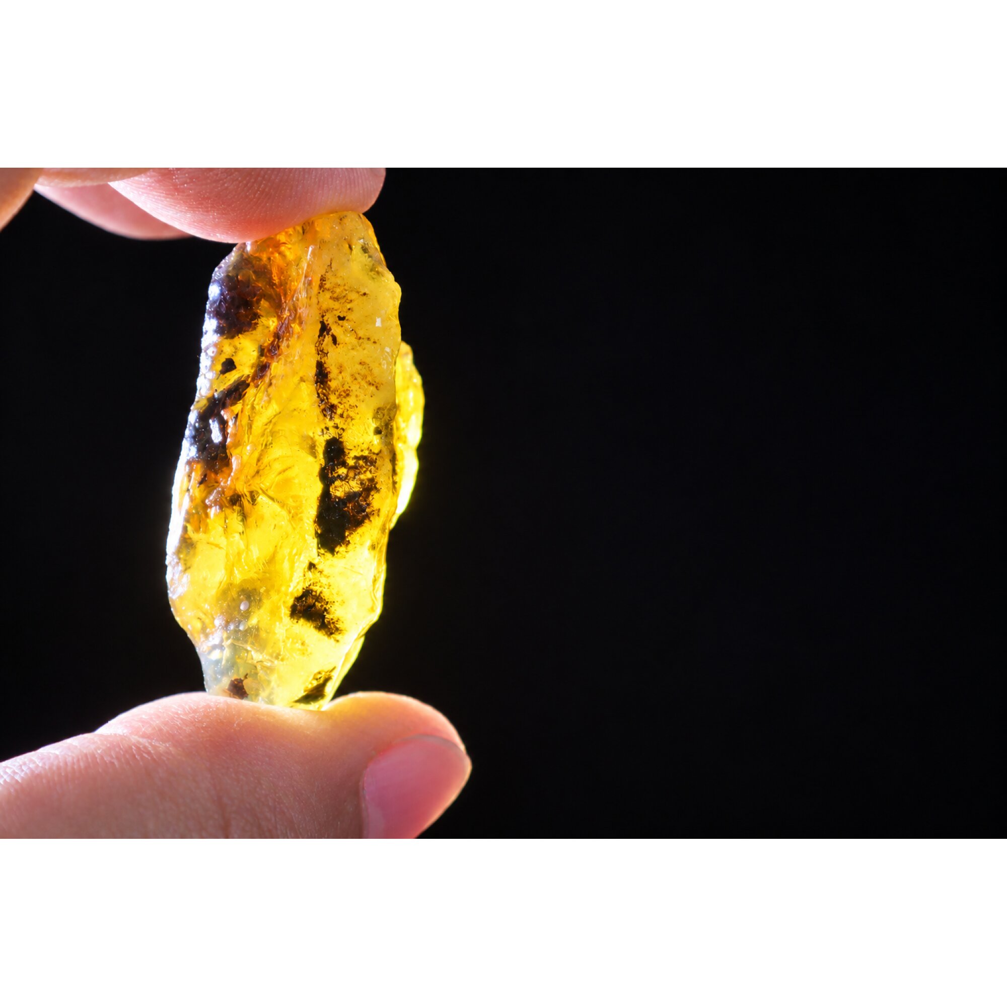 Genuine yellow blue rough specimen Dominican amber 41mm – photo 6