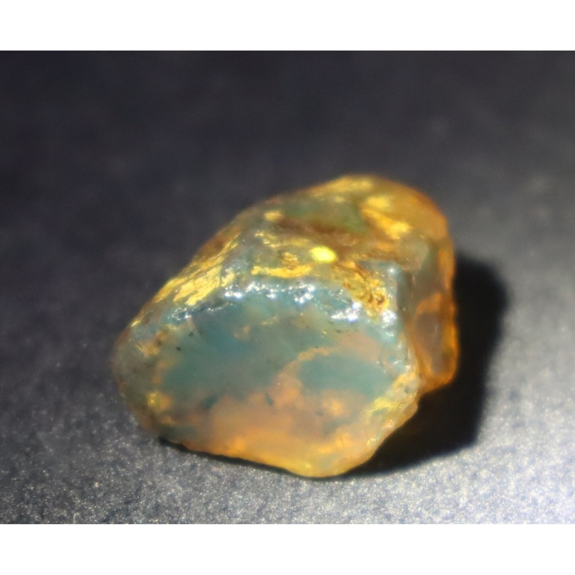 Genuine light blue rough specimen Dominican amber 25mm – photo 10