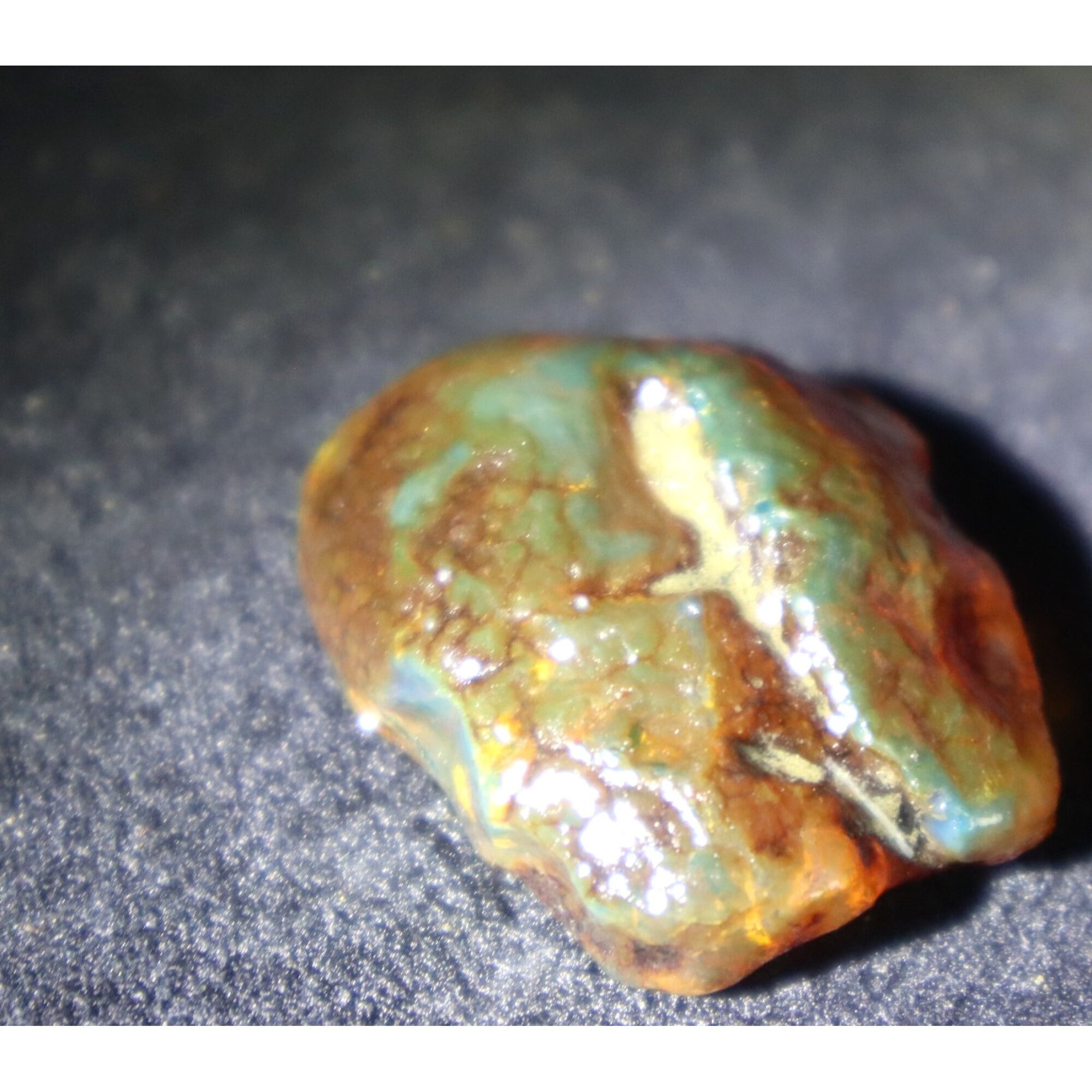 Authentic deep blue rough specimen Dominican amber 32mm – photo 2