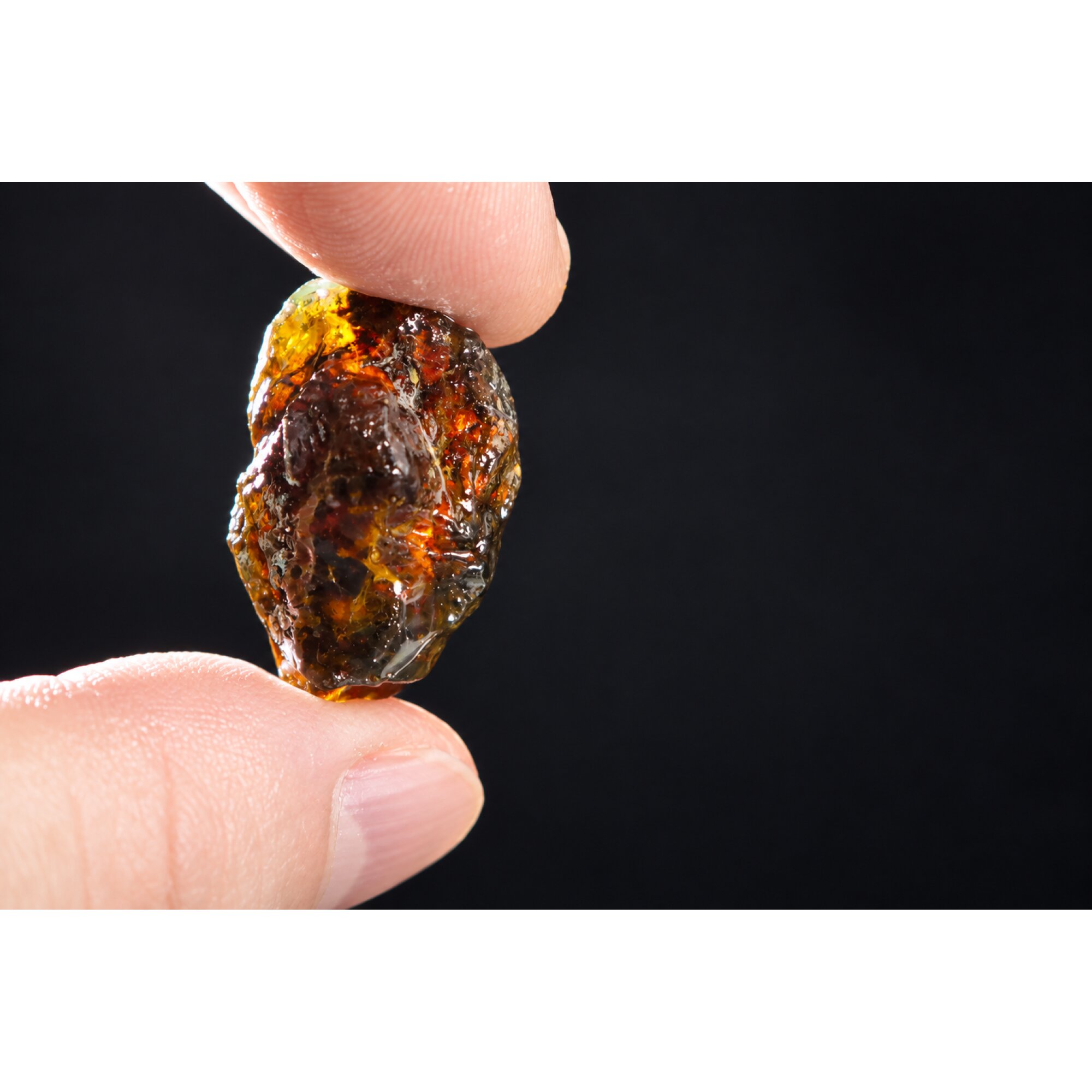 Authentic sky blue rough specimen Dominican amber 36mm – photo 9
