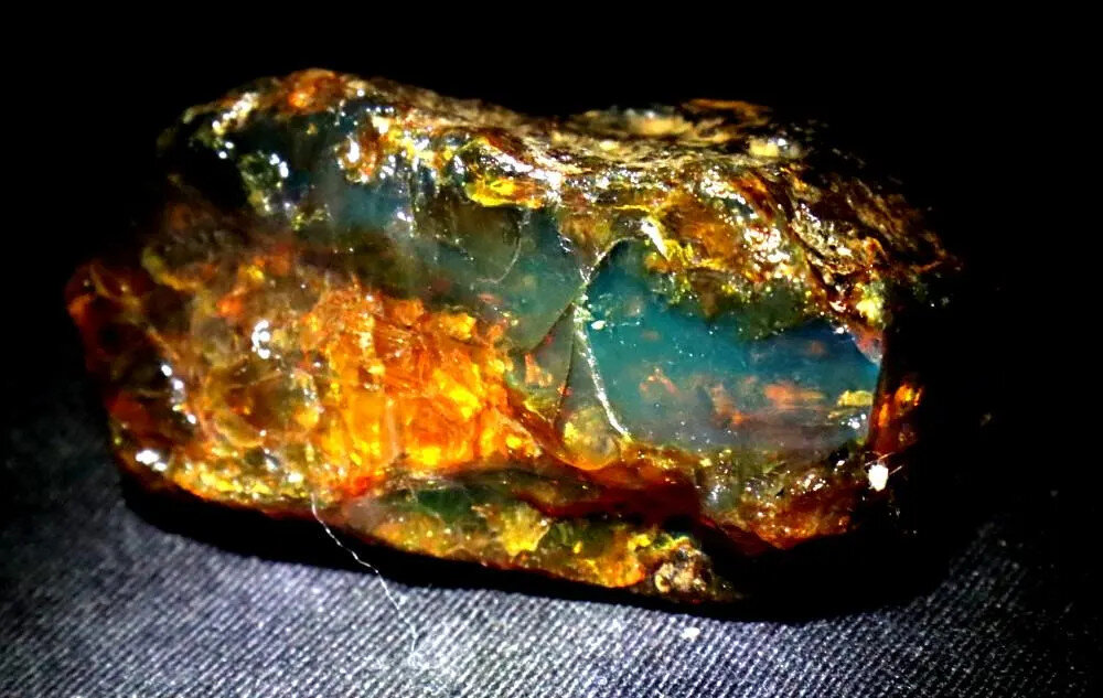Beautiful Natural Dominican Clear Orange Blue Amber Rough Specimen 53mm 22g – photo 7