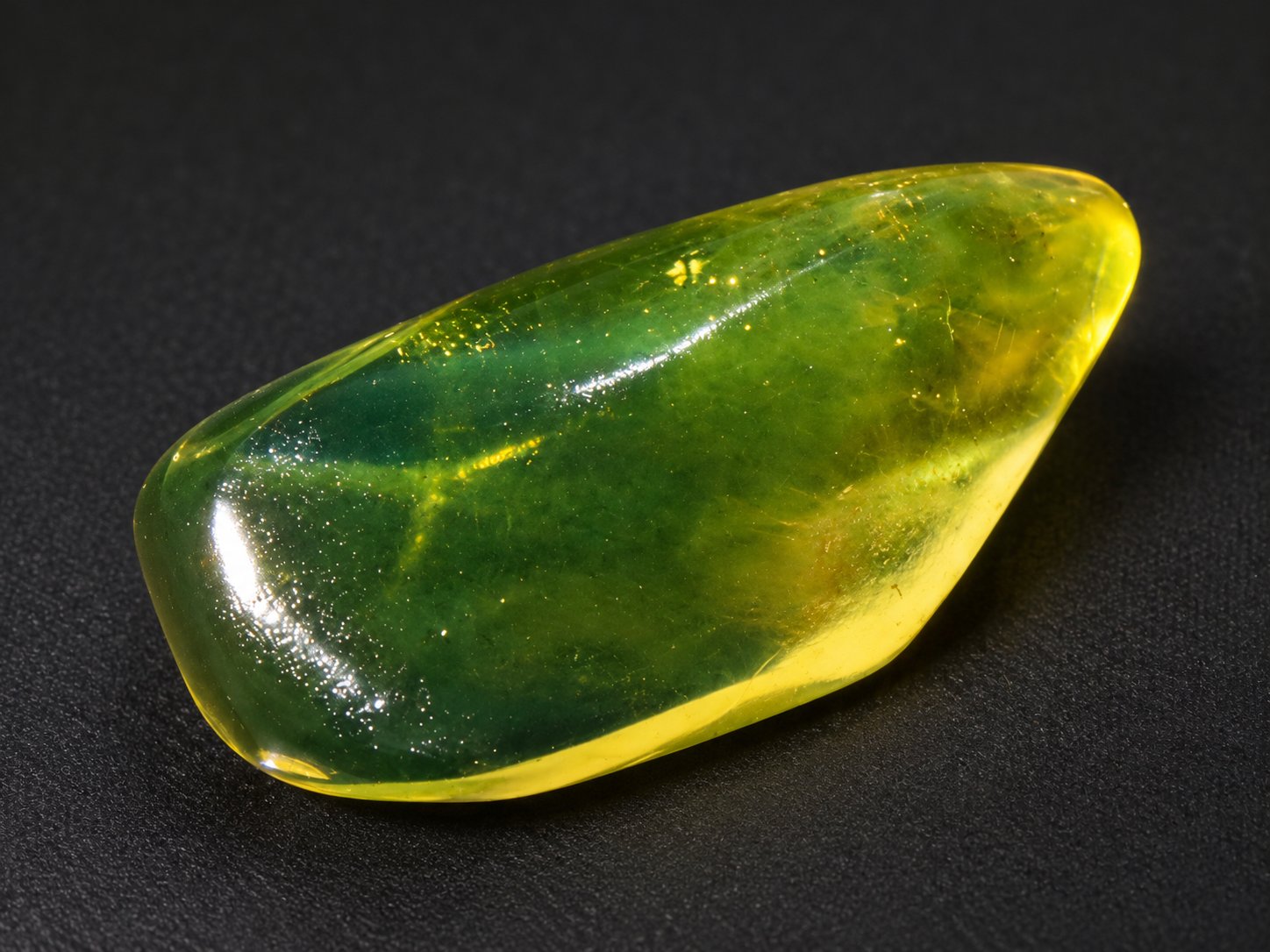 True caribbean green yellow polished Dominican amber – photo 4