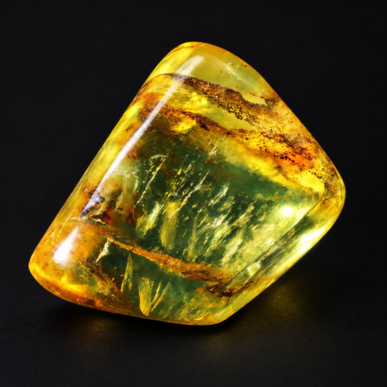 Authentic yellow green polished Dominican amber – photo 11