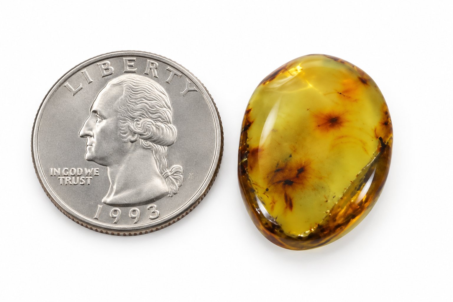 Earth mined olive green polished Dominican amber 28mm – photo 3