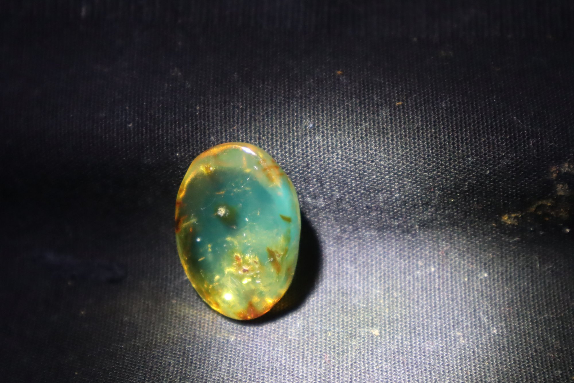 Earth mined olive green polished Dominican amber 28mm – photo 11