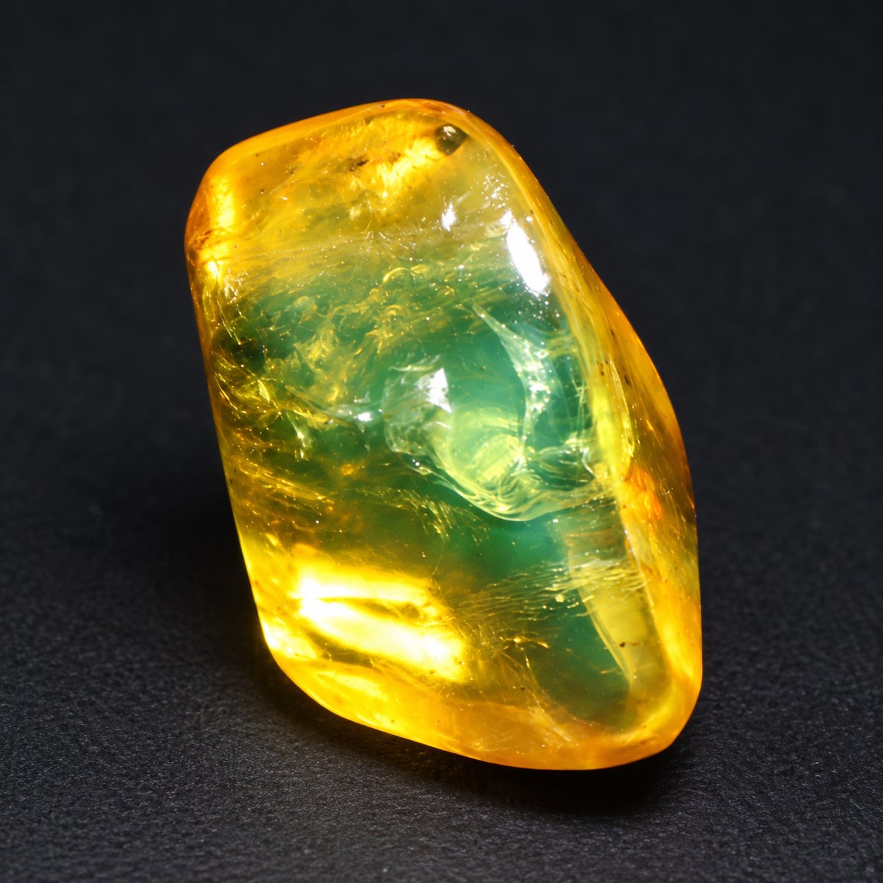 Authentic yellow green polished Dominican amber 29mm – photo 13