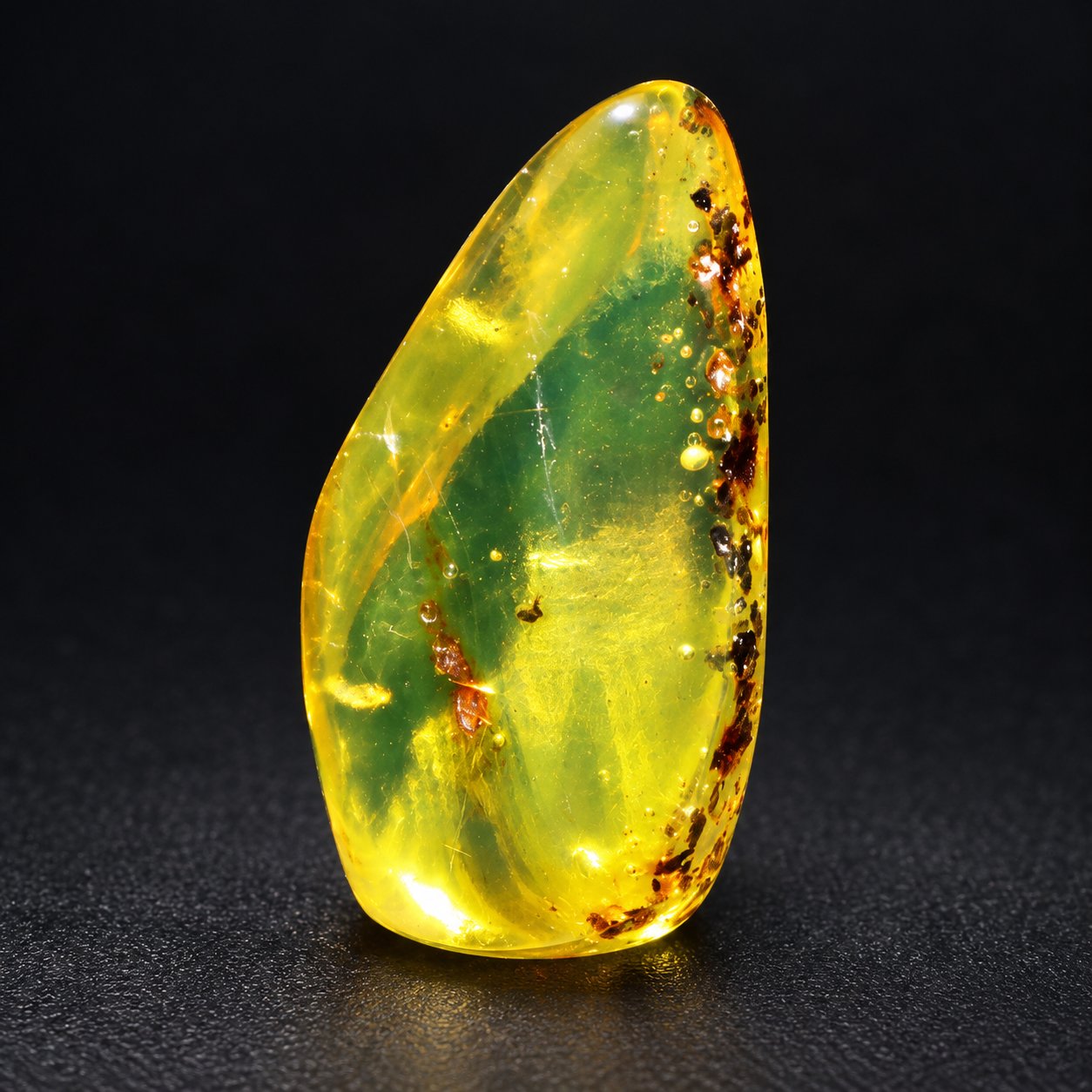 Authentic yellow green polished Dominican amber 35mm – photo 9