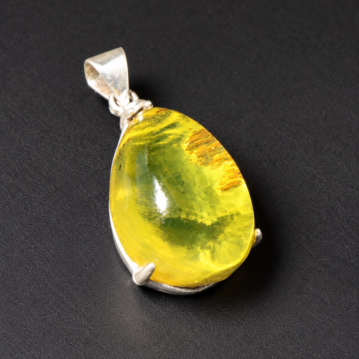 Studio made olive green Dominican amber sterling silver pendant 3.1g – photo 2