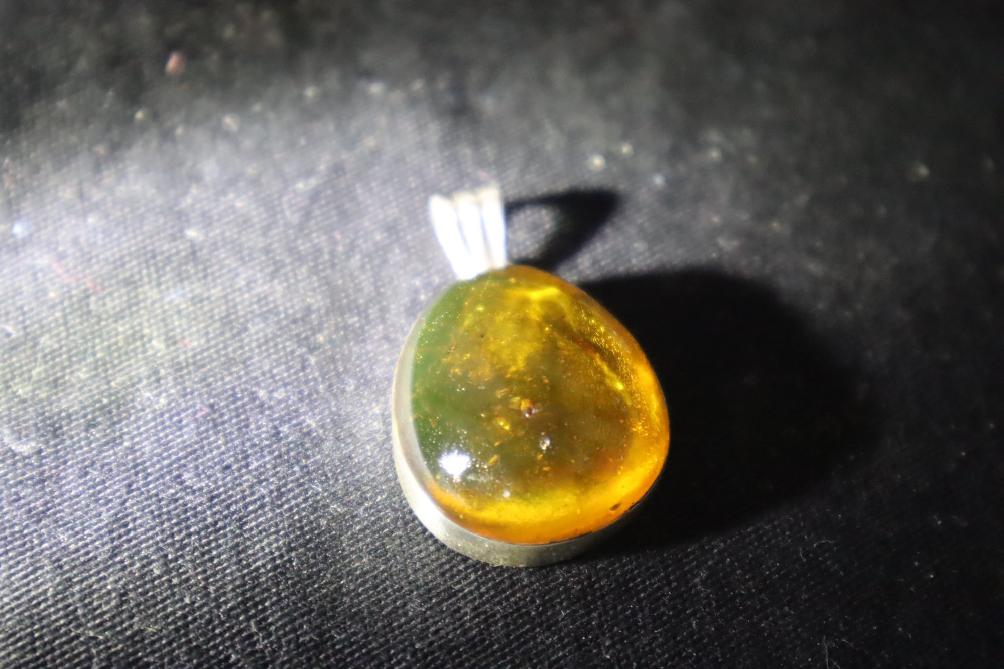 Boutique crafted yellow green Dominican amber sterling silver pendant 4g – photo 7