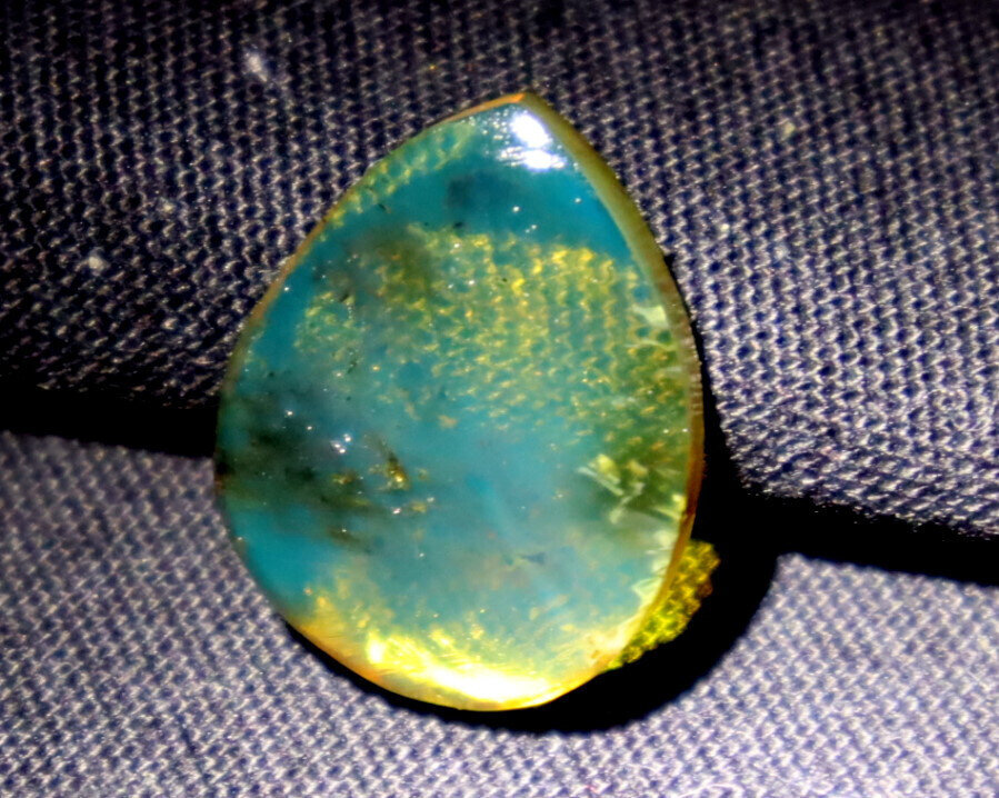 Impressive Natural Dominican Clear Olive Blue Amber Polished Pendant Stone 20mm – photo 6