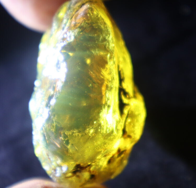 Finest Natural Dom. Crystal Clear Yellow Green Amber Rough Specimen 43mm 18.6g – photo 8