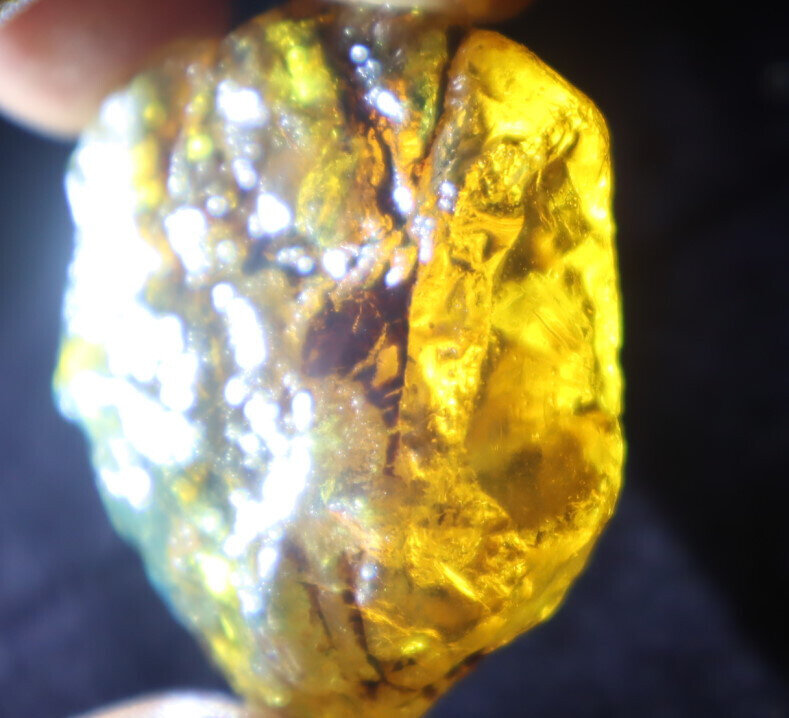Finest Natural Dom. Crystal Clear Yellow Green Amber Rough Specimen 43mm 18.6g – photo 9