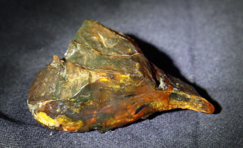 Outstanding Natural Dominican Clear Deep Blue Amber Rough Specimen 59mm 21g – photo 11