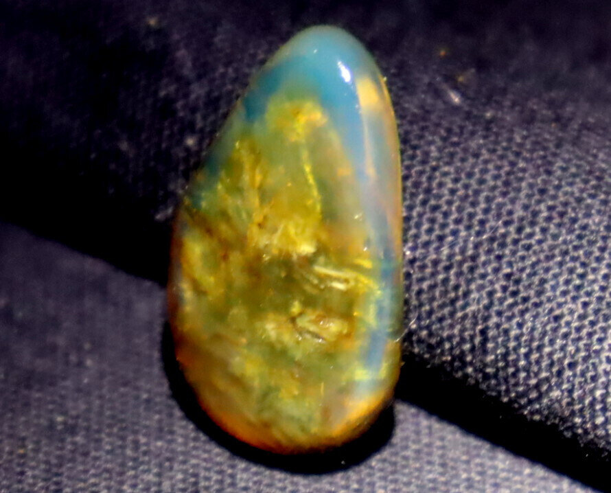 Lovely Natural Dominican Clear Light Blue Amber Polished Stone 24mm – photo 8