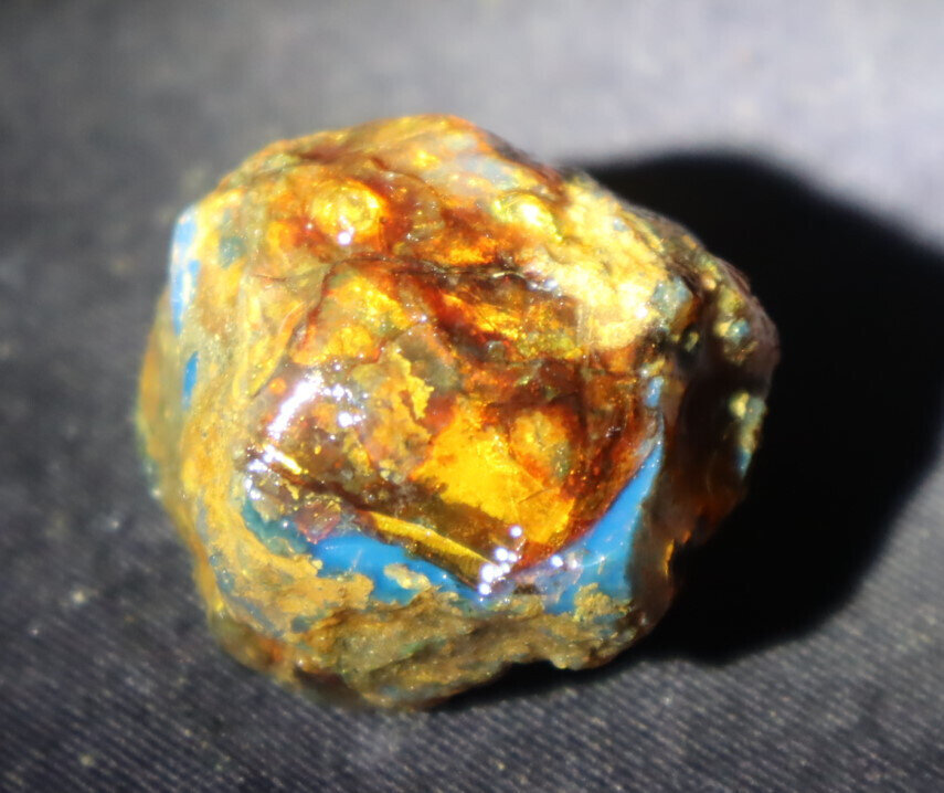 Rarest Natural Dominican Translucent Deep Blue Amber Rough Specimen 31mm 14.3g – photo 3
