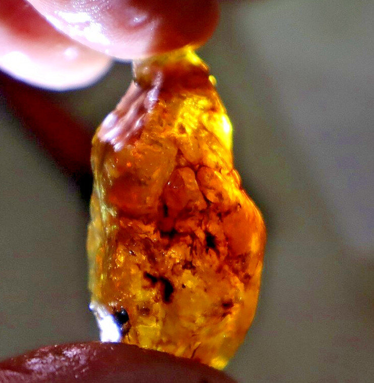 Fine Rare Sky Blue Dominican Amber Rough Specimen Chunk 39mm 10g – photo 8