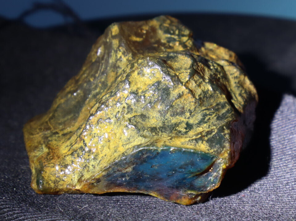 Exquisite Natural Dominican Clear Sky Blue Amber Rough Specimen 40mm 13g – photo 5