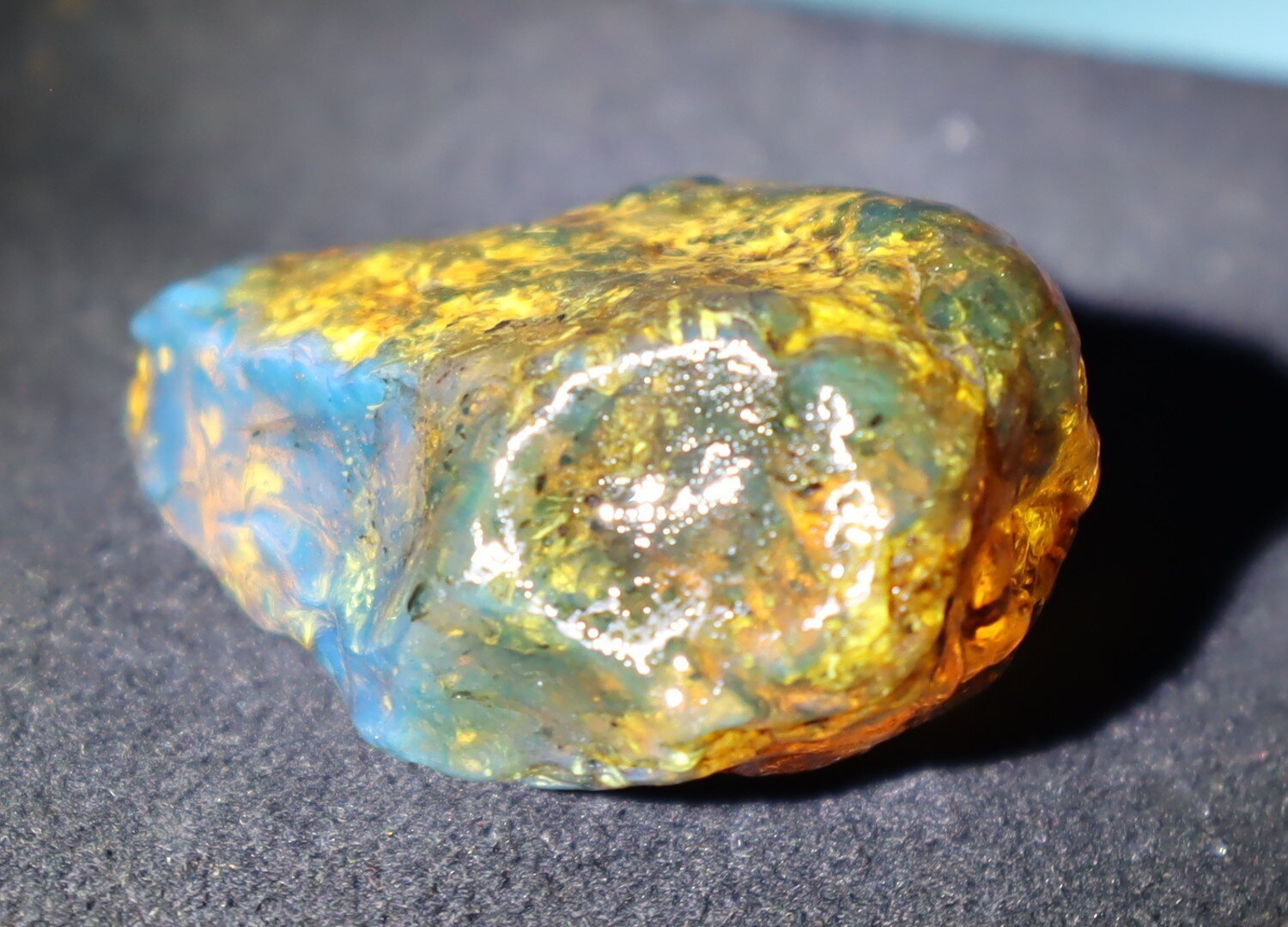 Charming Design Natural Dominican Clear Sky Blue Amber Rough Specimen 47mm 20g – photo 5