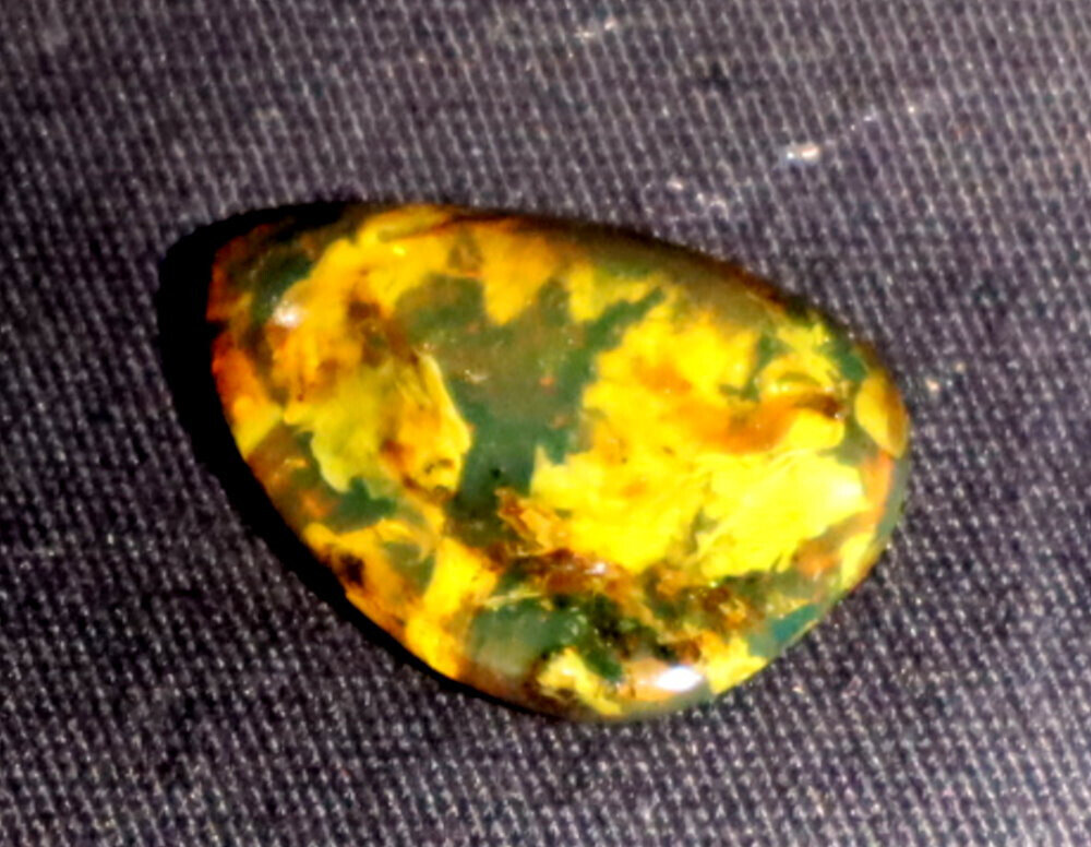 Natural Dominican Blue Amber Polished Stone 30mm Clear Light – photo 5