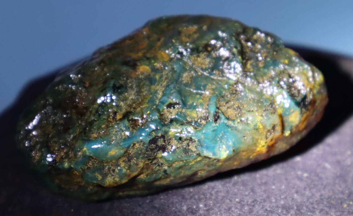 Beautiful Natural Dominican Clear Green Blue Amber Rough Specimen 75mm 59g – photo 5
