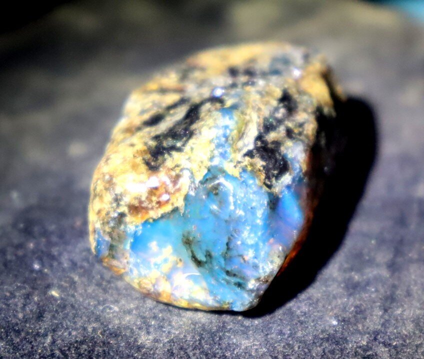 Exquisite Natural Dominican Translucent Deep Blue Amber Rough Specimen 42mm 12.8 – photo 6