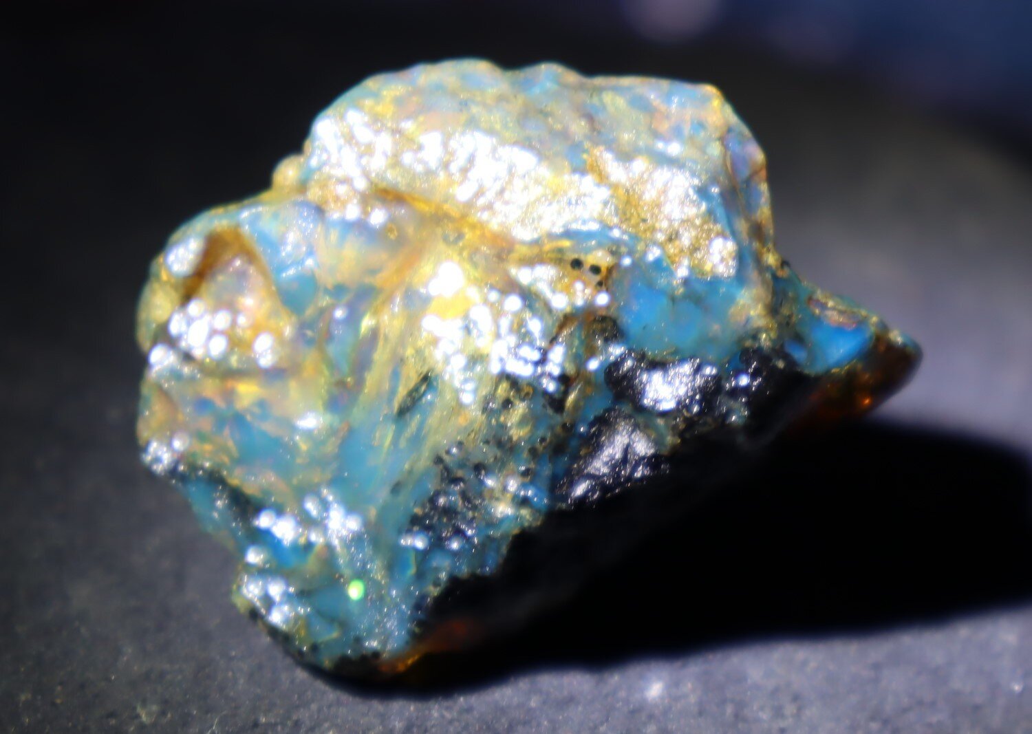 Beautiful Natural Dominican Translucent Deep Blue Amber Rough Specimen 44mm 17.3 – photo 4