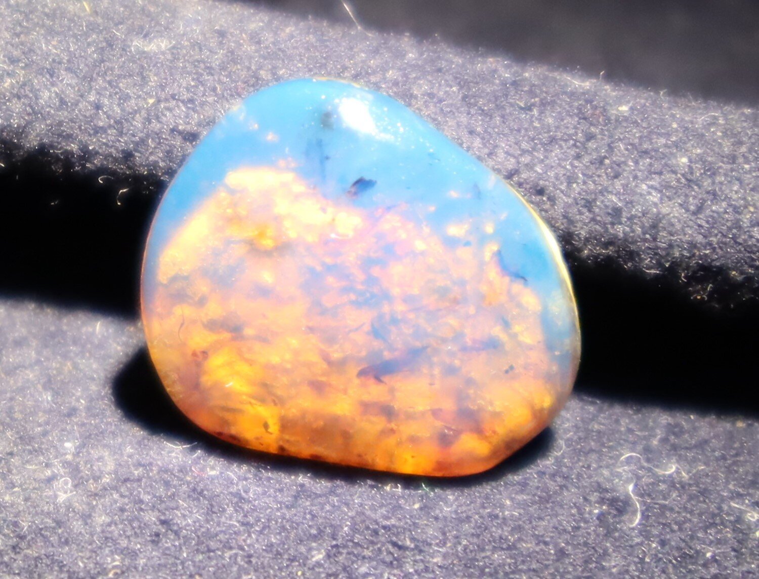 Lovely Natural Dominican Transl. Royal Blue Amber Polished Cabochon Stone 15mm – photo 10