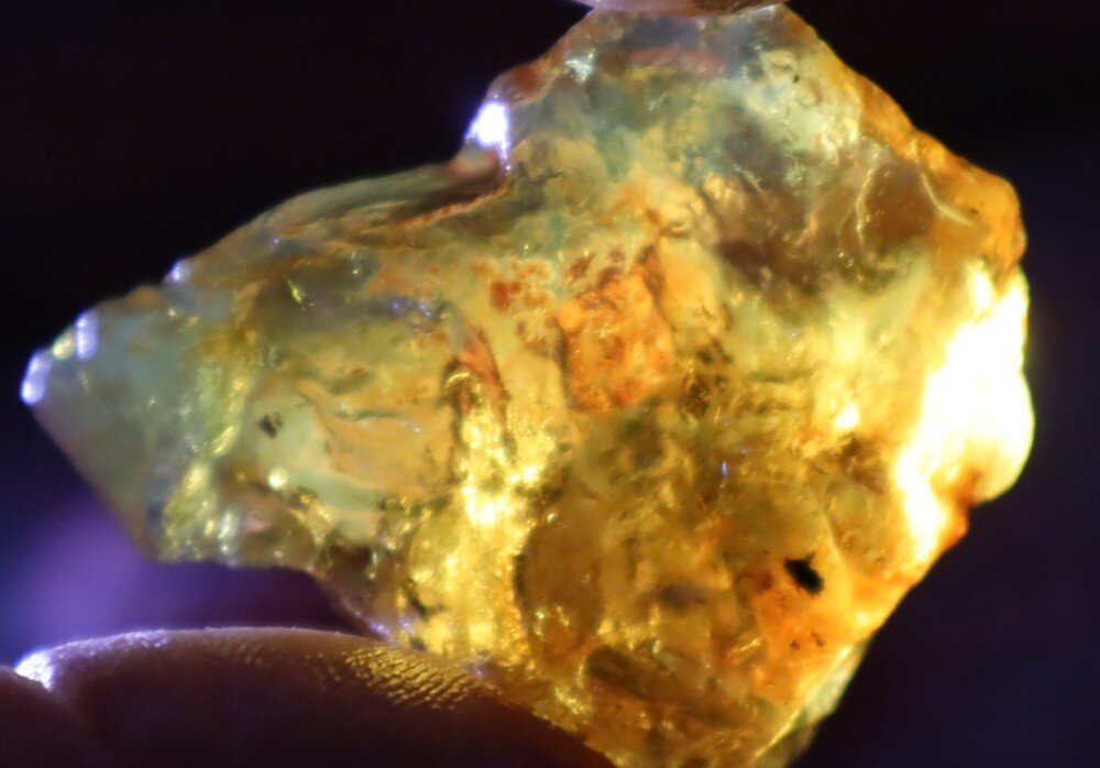 Natural Dominican Crystal Clear Light Blue Amber Rough Specimen 48mm 20.1g – photo 8
